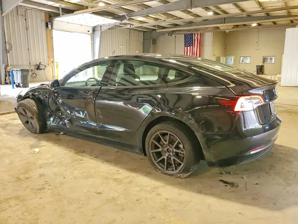 5YJ3E1EB7NF332413 2022 TESLA MODEL 3 - Image 2