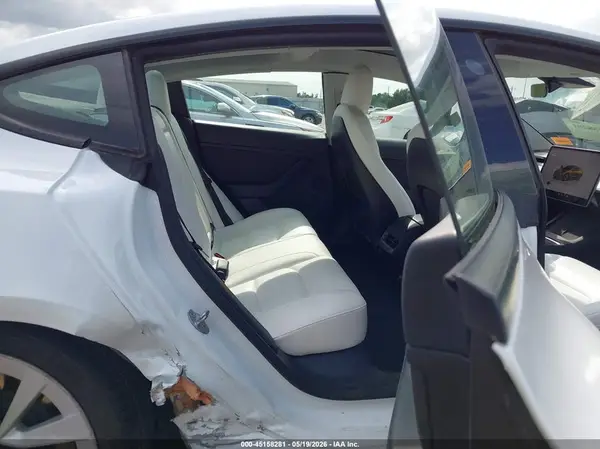 5YJ3E1EB7NF339345 2022 TESLA MODEL 3 - Image 8