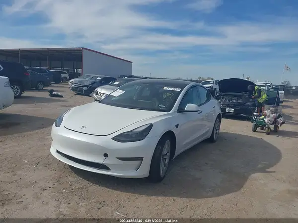5YJ3E1EB7NF343394 2022 TESLA MODEL 3 - Image 2