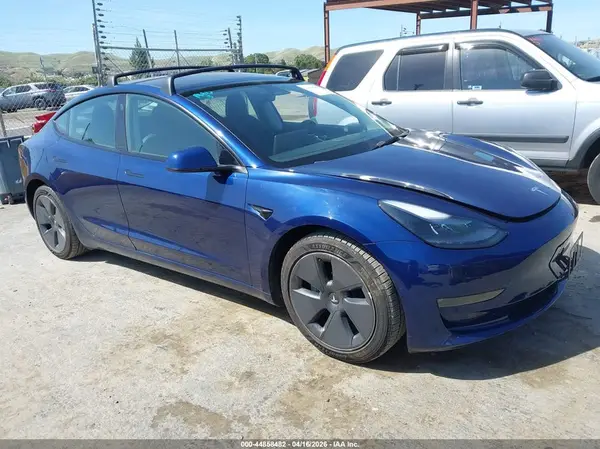5YJ3E1EB7NF350698 2022 TESLA MODEL 3 - Image 1