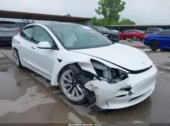 5YJ3E1EB7NF355688 2022 TESLA MODEL 3