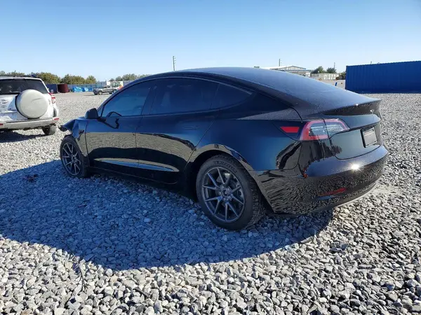 5YJ3E1EB7PF387172 2023 TESLA MODEL 3 - Image 2