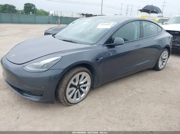 5YJ3E1EB7PF391089 2023 TESLA MODEL 3 - Image 2