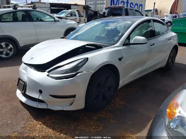 5YJ3E1EB7PF391691 2023 TESLA MODEL 3 - Image 2