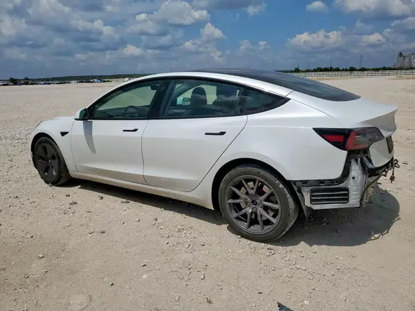 5YJ3E1EB7PF610214 2023 TESLA MODEL 3 - Image 2