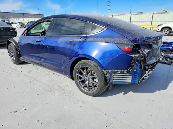 5YJ3E1EB7PF625683 2023 TESLA MODEL 3 - Image 2
