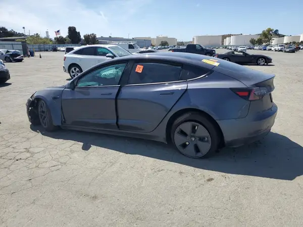 5YJ3E1EB7PF628745 2023 TESLA MODEL 3 - Image 2