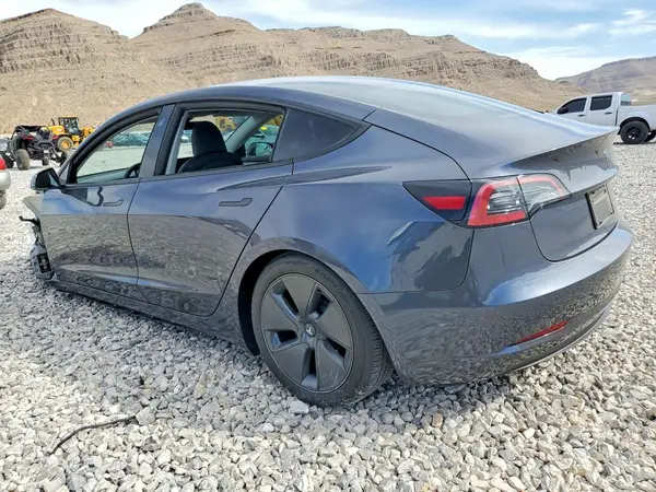 5YJ3E1EB7PF660630 2023 TESLA MODEL 3 - Image 2