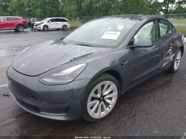 5YJ3E1EB7PF661261 2023 TESLA MODEL 3 - Image 2