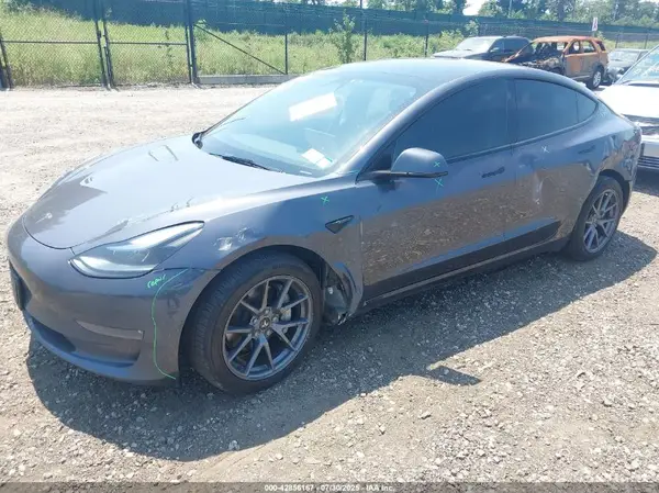 5YJ3E1EB7PF664547 2023 TESLA MODEL 3 - Image 2