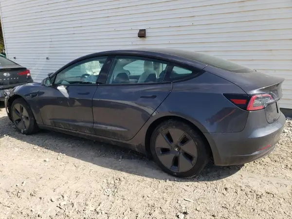 5YJ3E1EB7PF678979 2023 TESLA MODEL 3 - Image 2