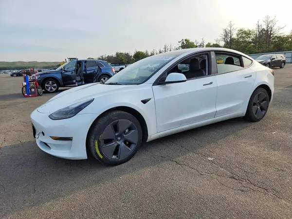 5YJ3E1EB7PF679422 2023 TESLA MODEL 3 - Image 1