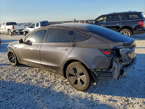 5YJ3E1EB7PF682398 2023 TESLA MODEL 3 - Image 2