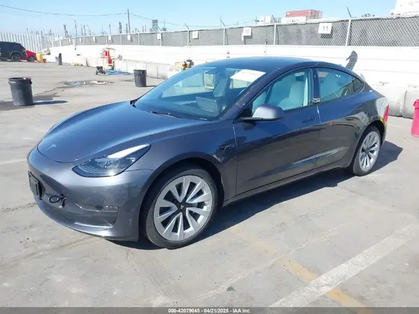 5YJ3E1EB7PF704061 2023 TESLA MODEL 3 - Image 2