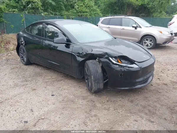 5YJ3E1EB7RF717234 2024 TESLA MODEL 3 - Image 1