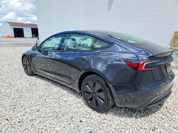 5YJ3E1EB7RF744692 2024 TESLA MODEL 3 - Image 2