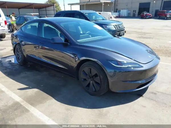 5YJ3E1EB7RF800873 2024 TESLA MODEL 3 - Image 1