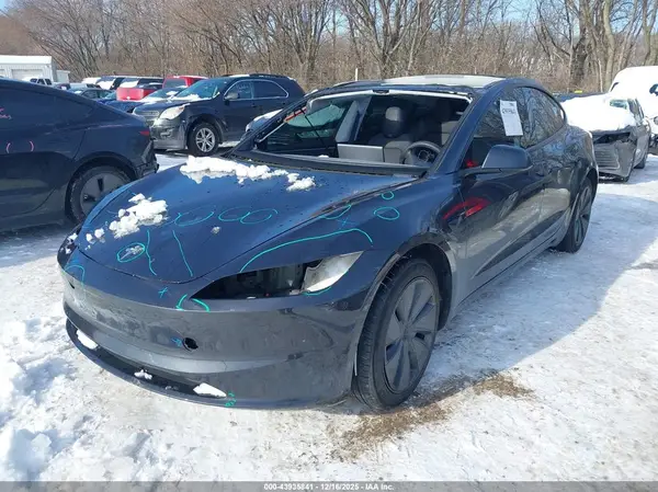 5YJ3E1EB7RF817673 2024 TESLA MODEL 3 - Image 2