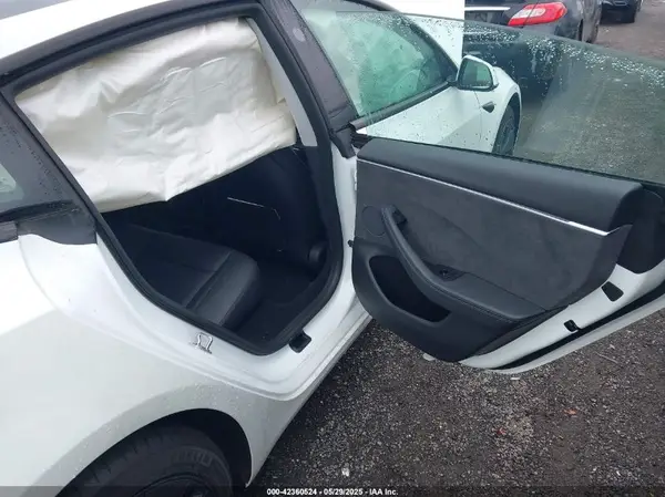 5YJ3E1EB7RF821805 2024 TESLA MODEL 3 - Image 8