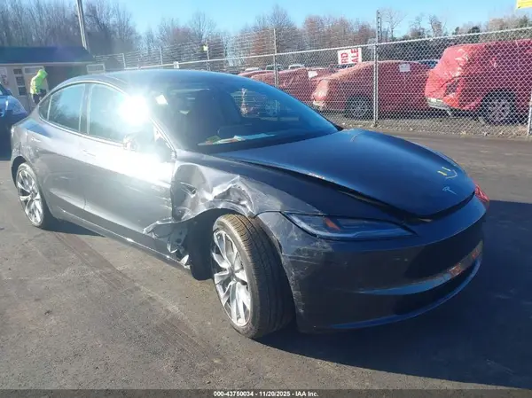 5YJ3E1EB7RF827409 2024 TESLA MODEL 3 - Image 1