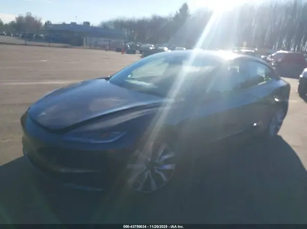 5YJ3E1EB7RF827409 2024 TESLA MODEL 3 - Image 2