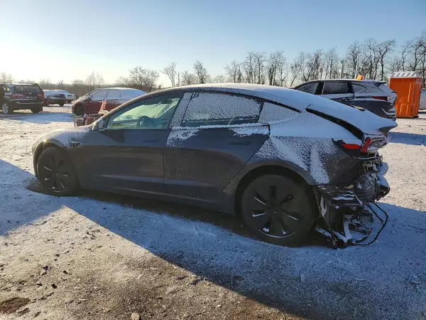 5YJ3E1EB7RF829886 2024 TESLA MODEL 3 - Image 2