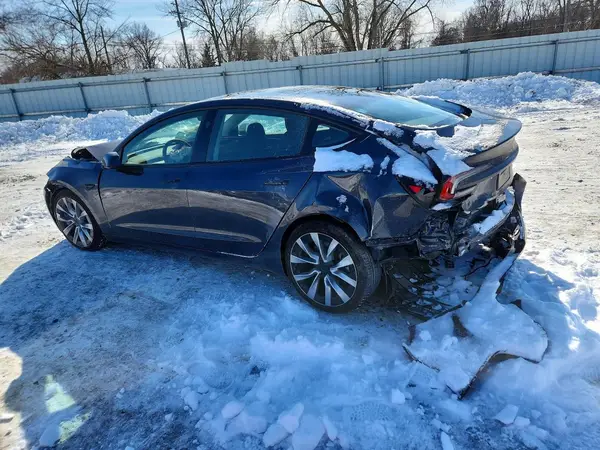 5YJ3E1EB7SF008339 2025 TESLA MODEL 3 - Image 2
