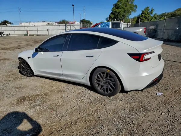 5YJ3E1EB7SF019230 2025 TESLA MODEL 3 - Image 2