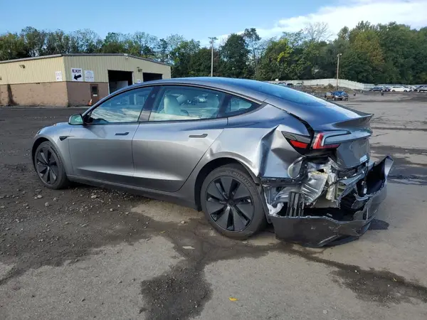 5YJ3E1EB7SF876020 2025 TESLA MODEL 3 - Image 2
