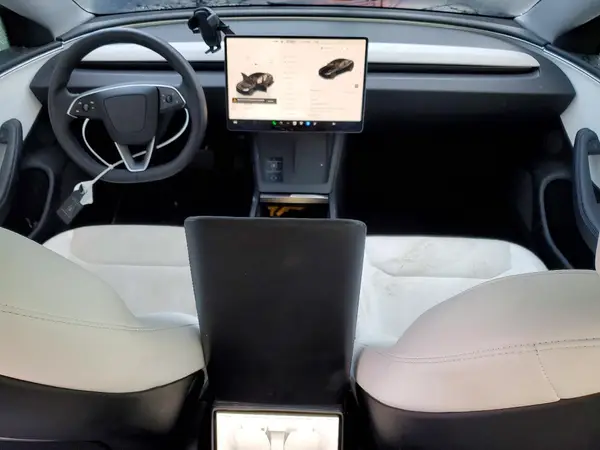 5YJ3E1EB7SF881573 2025 TESLA MODEL 3 - Image 8