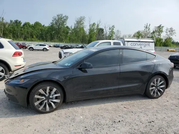 5YJ3E1EB7SF900896 2025 TESLA MODEL 3 - Image 1