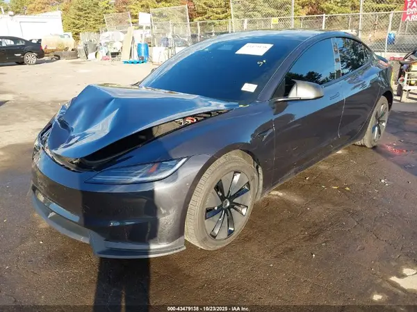 5YJ3E1EB7SF904835 2025 TESLA MODEL 3 - Image 2