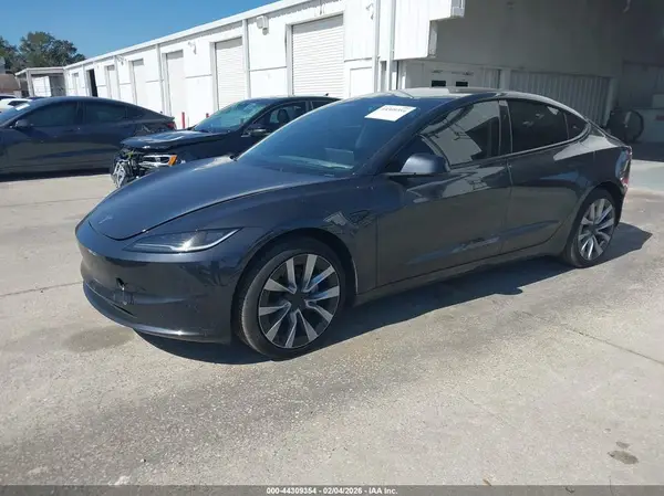 5YJ3E1EB7SF910991 2025 TESLA MODEL 3 - Image 2