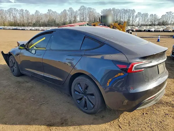 5YJ3E1EB7SF914376 2025 TESLA MODEL 3 - Image 2