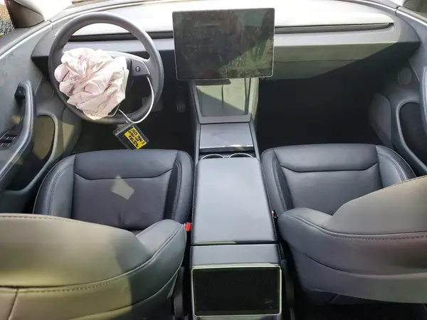5YJ3E1EB7SF914376 2025 TESLA MODEL 3 - Image 8