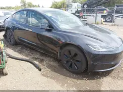 5YJ3E1EB7SF921070 2025 TESLA MODEL 3