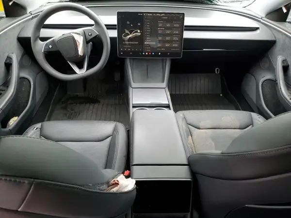 5YJ3E1EB7SF928813 2025 TESLA MODEL 3 - Image 8