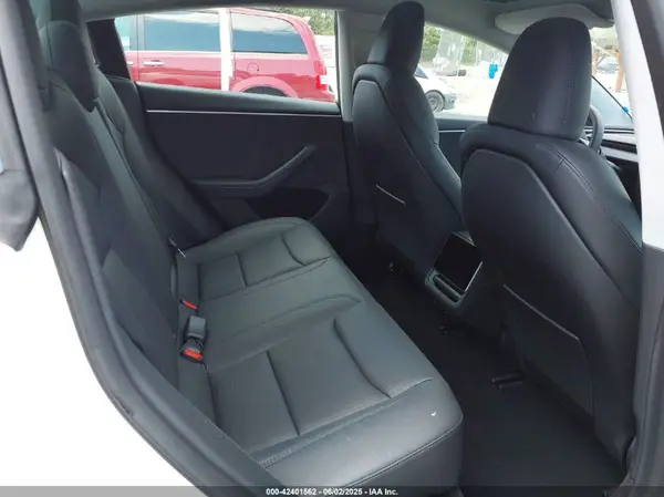 5YJ3E1EB7SF931422 2025 TESLA MODEL 3 - Image 8