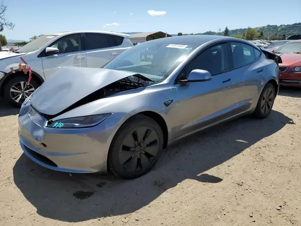 5YJ3E1EB7SF932568 2025 TESLA MODEL 3 - Image 1
