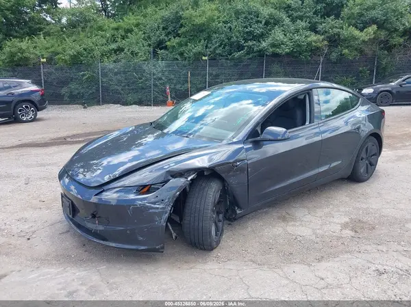 5YJ3E1EB7SF935034 2025 TESLA MODEL 3 - Image 2