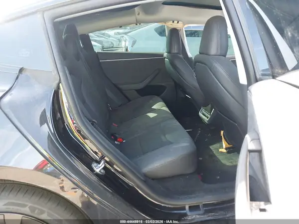 5YJ3E1EB7SF939181 2025 TESLA MODEL 3 - Image 8