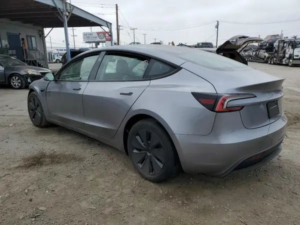 5YJ3E1EB7SF998344 2025 TESLA MODEL 3 - Image 2