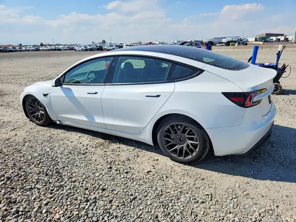 5YJ3E1EB7TF143063 2026 TESLA MODEL 3 - Image 2
