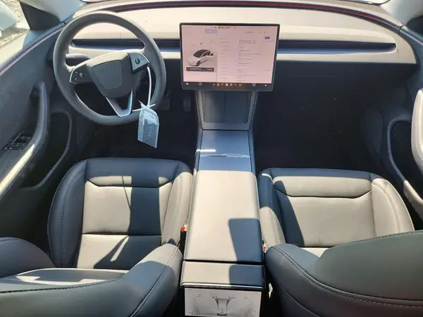 5YJ3E1EB7TF143063 2026 TESLA MODEL 3 - Image 8