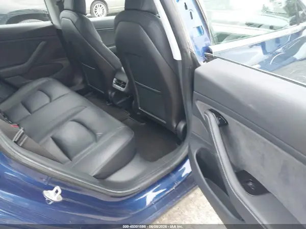 5YJ3E1EB8JF064661 2018 TESLA MODEL 3 - Image 8