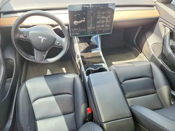 5YJ3E1EB8JF066832 2018 TESLA MODEL 3 - Image 8