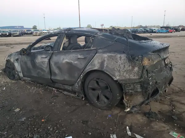 5YJ3E1EB8JF068404 2018 TESLA MODEL 3 - Image 2