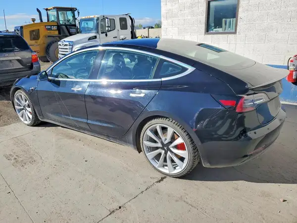 5YJ3E1EB8JF069732 2018 TESLA MODEL 3 - Image 2