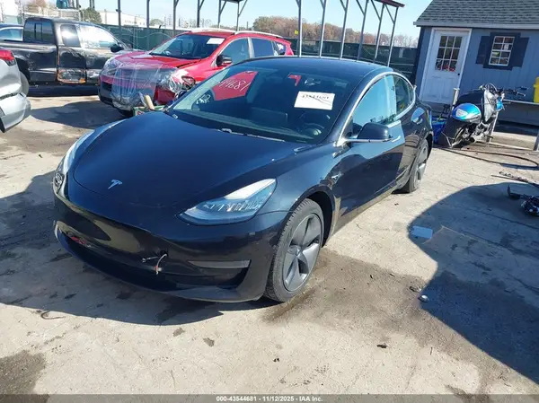 5YJ3E1EB8JF070525 2018 TESLA MODEL 3 - Image 2