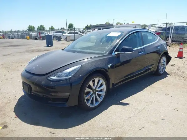 5YJ3E1EB8JF071433 2018 TESLA MODEL 3 - Image 2
